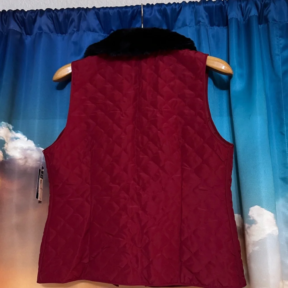 I.N. Studio Red Quilted Vest with Black Faux Fur Collar - Picture 2 of 4